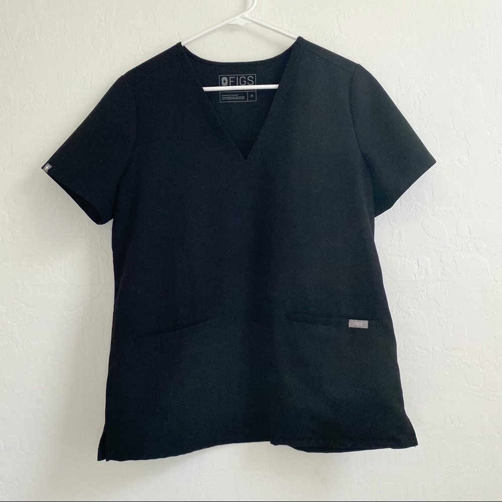 Figs Short Sleeve Black Top Two Front Pockets Size Medium